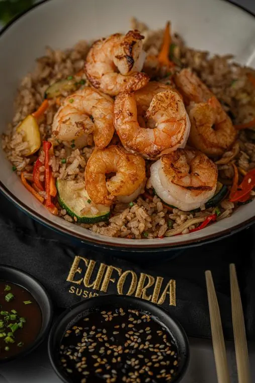 Arroz salteado con camarones en EUFORIA